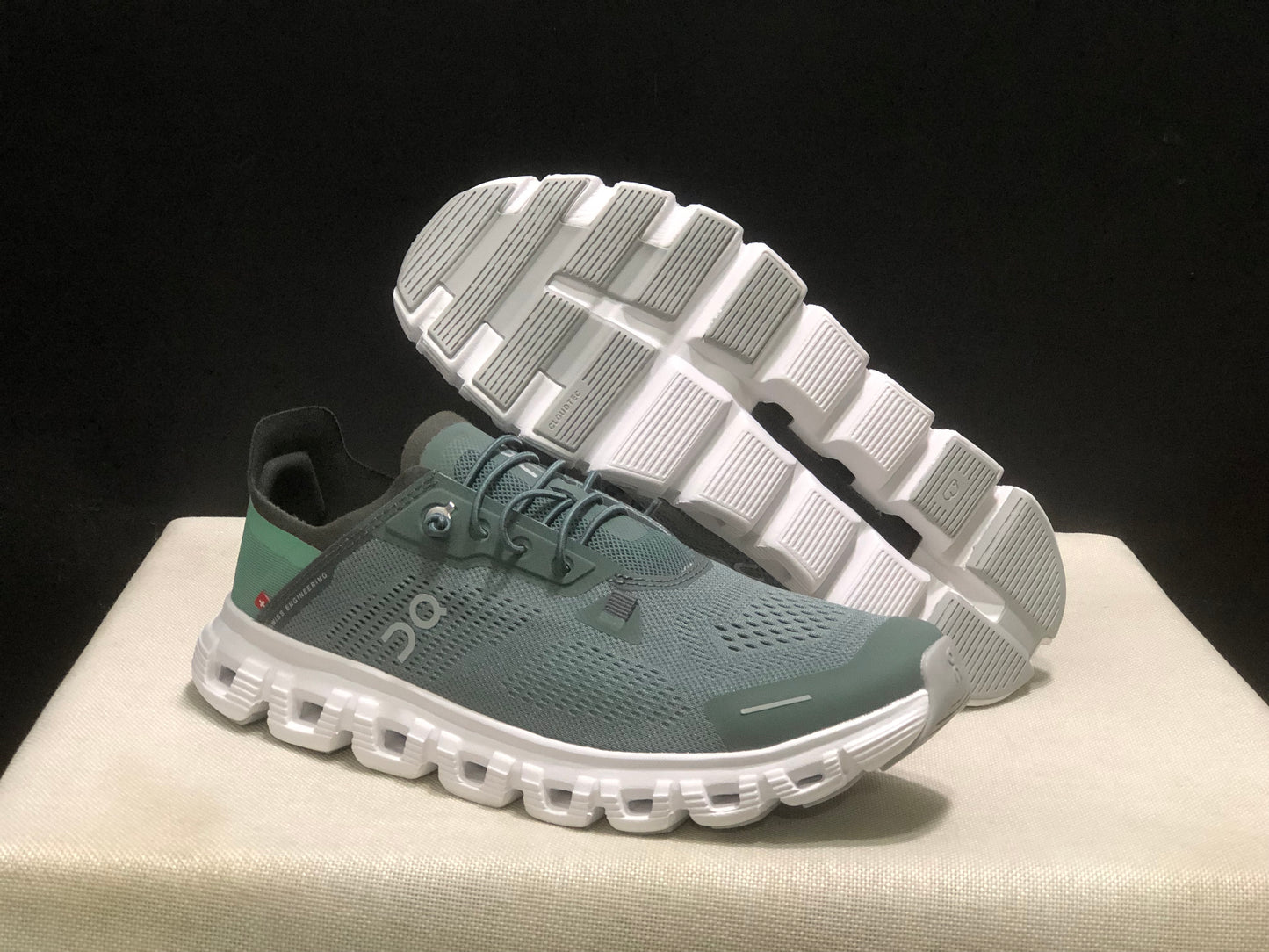 Cloudventure "Sage Green"